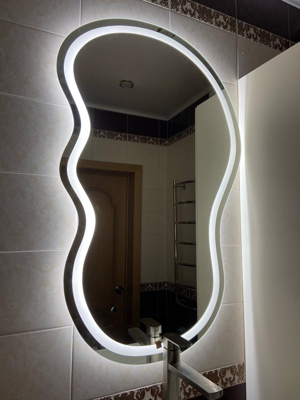 зеркало с подсветкой на заказ